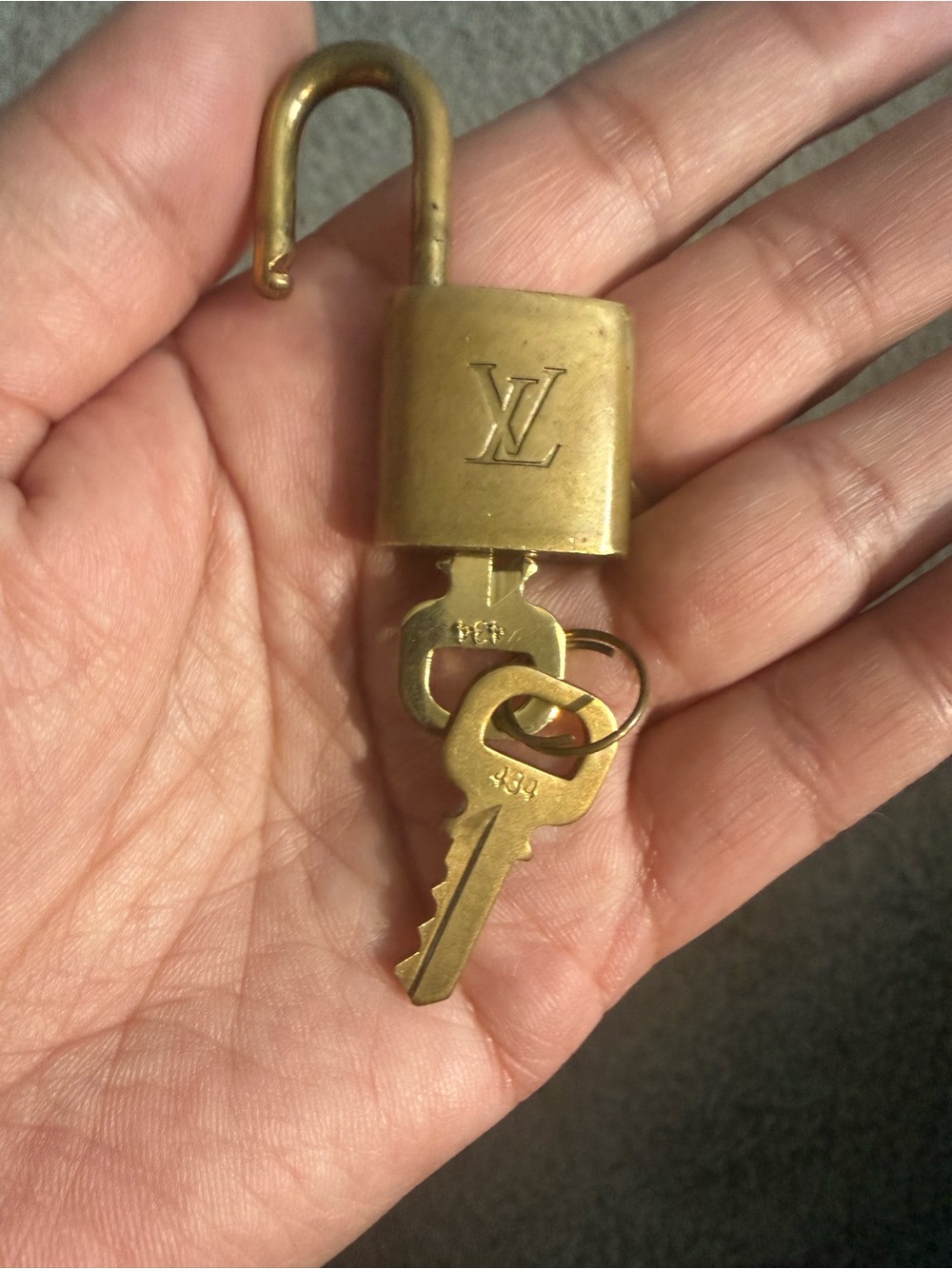 Louis Vuitton lock 434